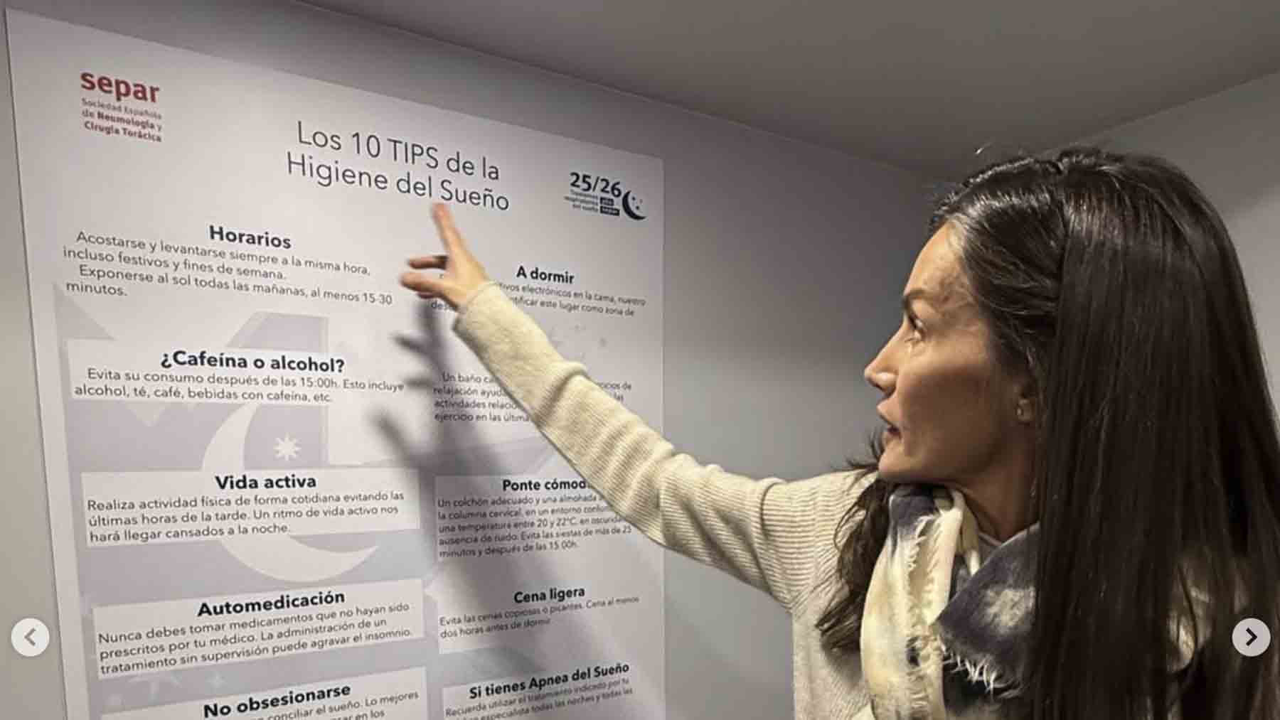 La Reina Letizia sorprende en la unidad móvil de la Fundación Respira