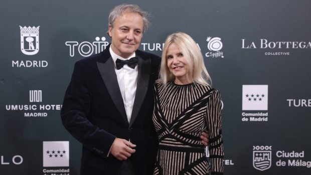 Eugenia Martínez de Irujo y Narcís Rebollo en el photocall. (Foto: Gtres)