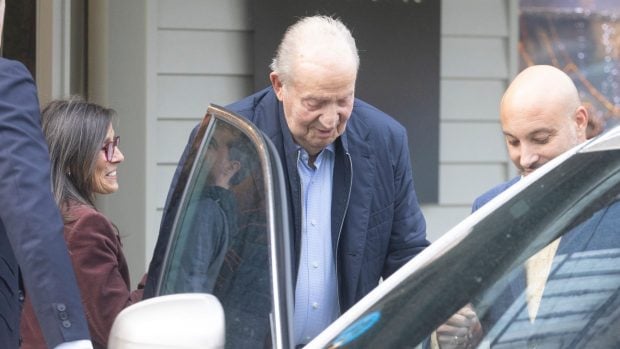 El rey Juan Carlos durante una de sus visitas a España. (Foto: Gtres)