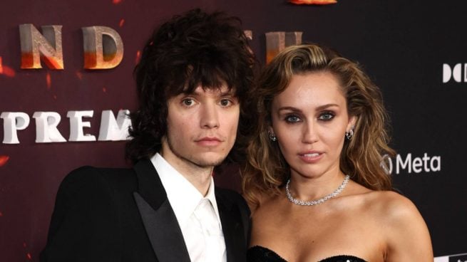 Maxx Morando y Miley Cyrus en un evento. (Foto: Gtres)