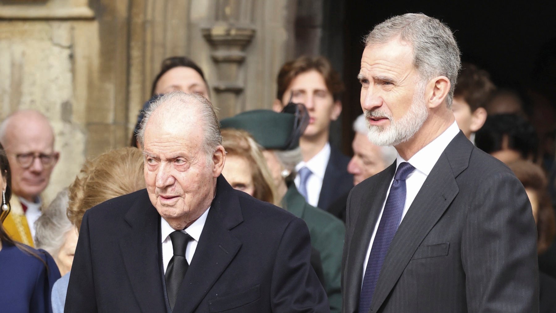 La Familia Real, dividida: el bando de Juan Carlos I frente al grupo que apoya al Rey Felipe