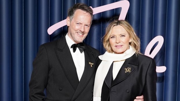 Kim Cattrall y su ya marido en su última aparición pública en Londres. (Foto: Gtres)