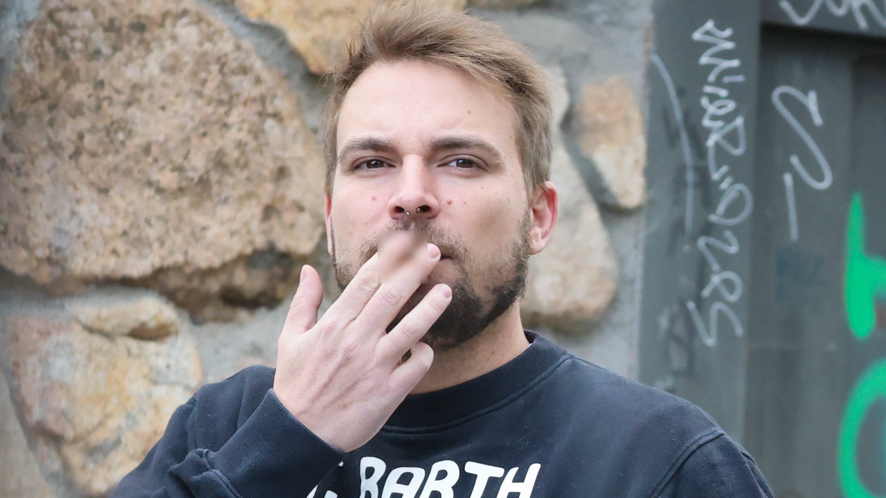 José María Almoguera, pillado fumando a pocos días de ser intervenido del corazón