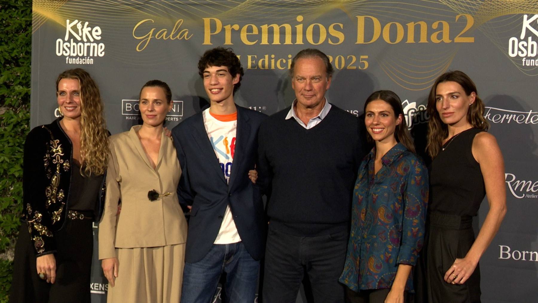 Bertín Osborne junto a sus hijos. (Foto: Gtres)