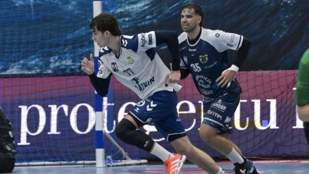 Pablo Urdangarin jugando a balonmano. (Foto: Gtres)