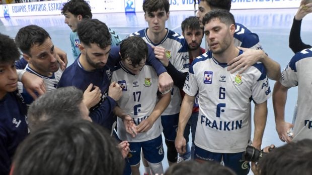 Pablo Urdangarin junto a sus compañeros de balonmano. (Foto: Gtres)