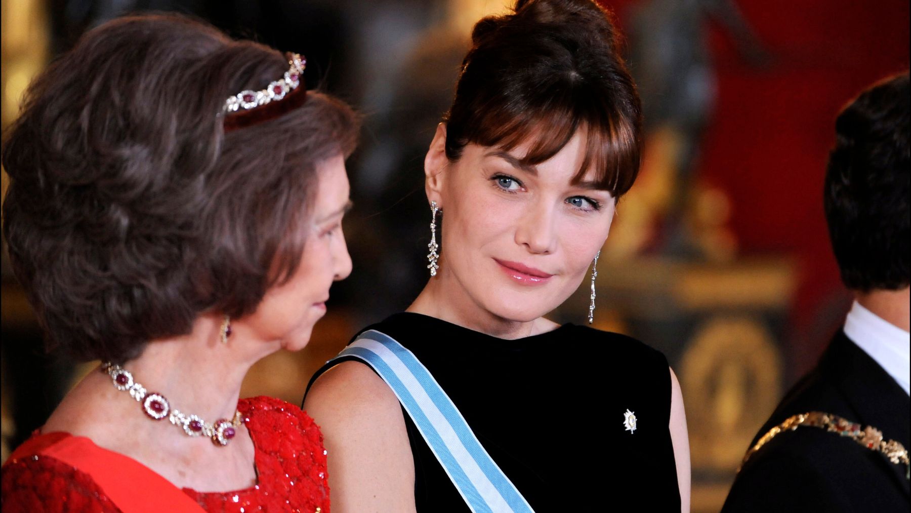 La impresión de Carla Bruni tras conocer a la Reina Sofía: No es la persona ideal para salir de tapas