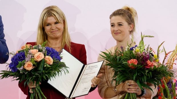 Corinna Schumacher junto a su hija Gina. (Foto: Gtres)