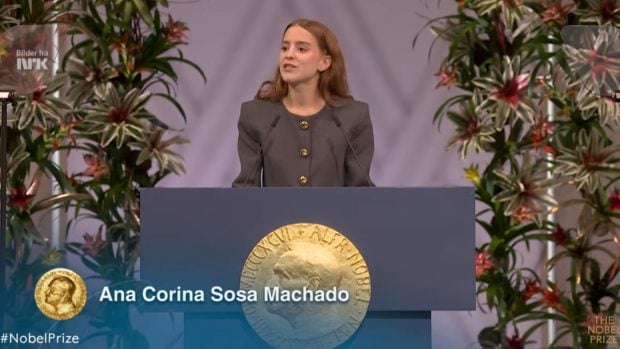 Ana Corina Sosa en los Premios Nobel. (Youtube: @Nobel Prize)