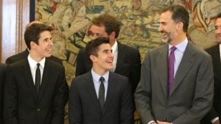 El Rey Felipe con los hermanos Márquez en 2014. (Foto: Gtres)