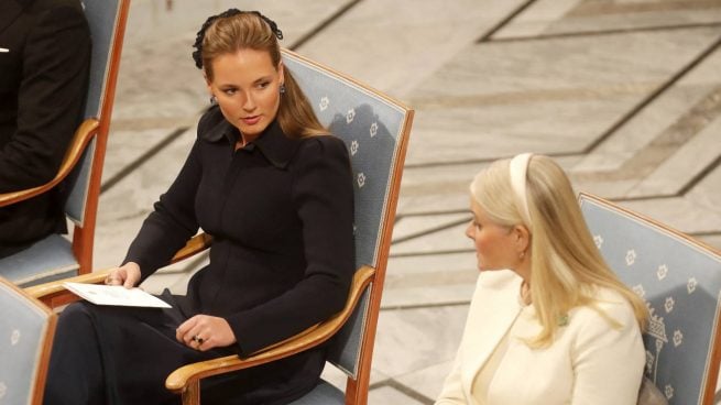 Ingrid Alexandra de Noruega junto a Mette-Marit. (Foto: Gtres)