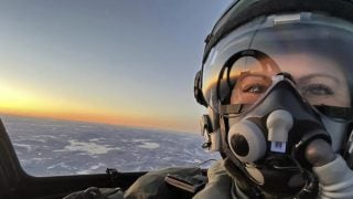 La princesa Victoria de Suecia volando. (Foto: Redes sociales)