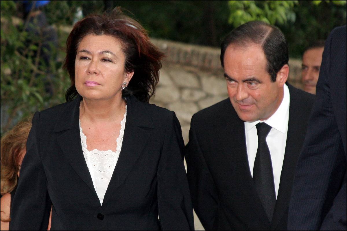 La entonces ministra de Medio Ambiente, Cristina Narbona, y el ministro de Defensa, José Bono. (Foto: Gtres)