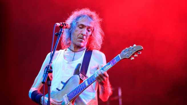 Robe Iniesta en un concierto. (Foto: Gtres)