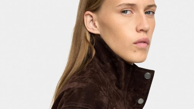 Acaba de aterrizar en Parfois la chaqueta más elegante del invierno 25-26: cuello alto, de piel y en el color de moda