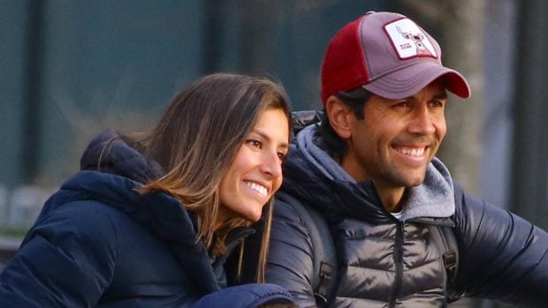 Ana Boyer y Fernando Verdasco en la calle con sus hijos. (Foto: Gtres)