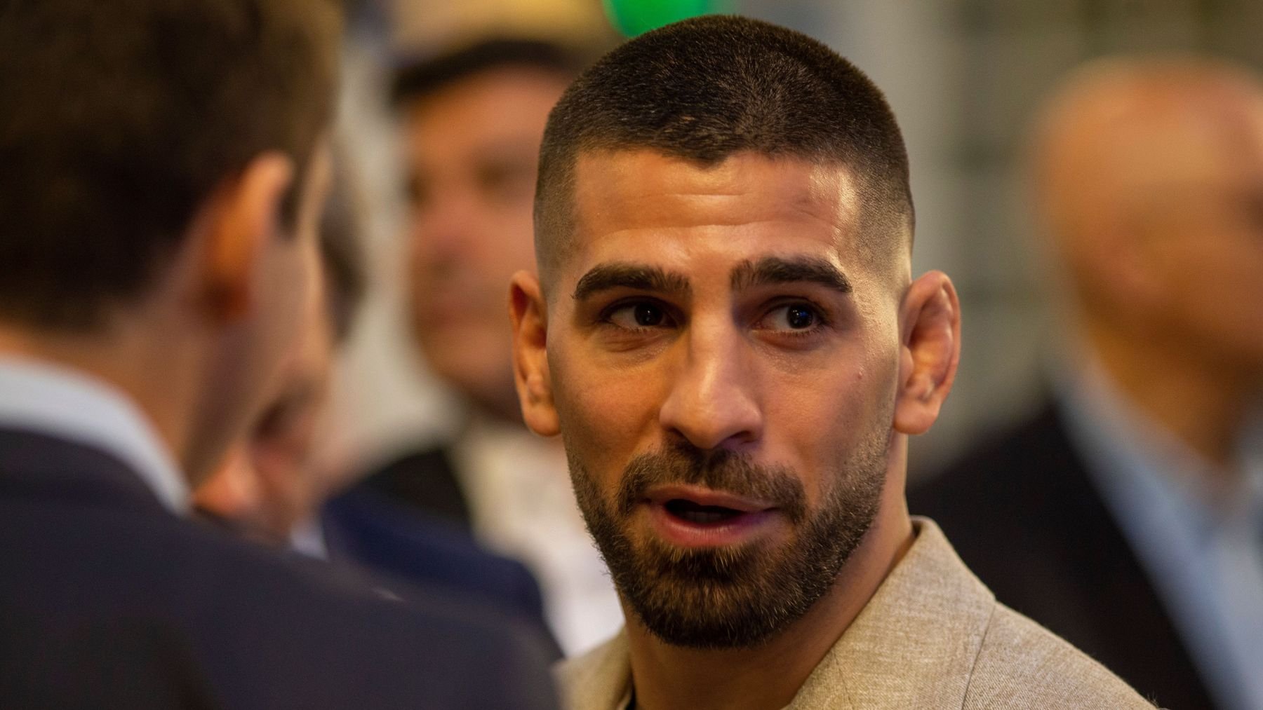 Las celebridades se vuelcan con Ilia Topuria tras el preocupante comunicado del campeón de la UFC