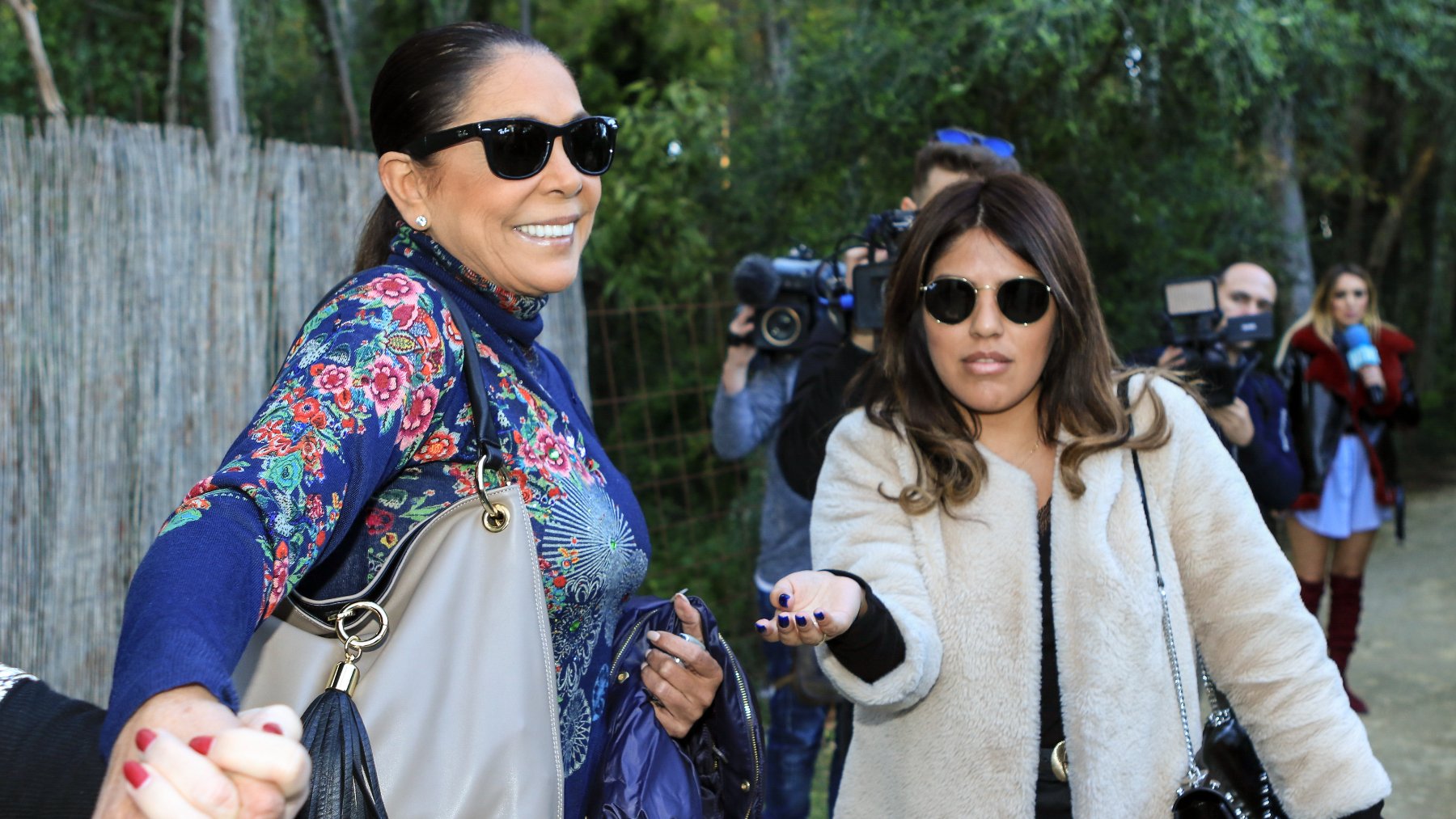 Isabel Pantoja anuncia concierto en Perú, el país en el que adoptó a su hija y al que la quiso devolver