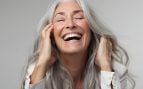 Las mujeres de 60 años con pelo gris se verán favorecidas con este corte