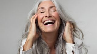 A los 60 años este corte de pelo sienta bien a todas