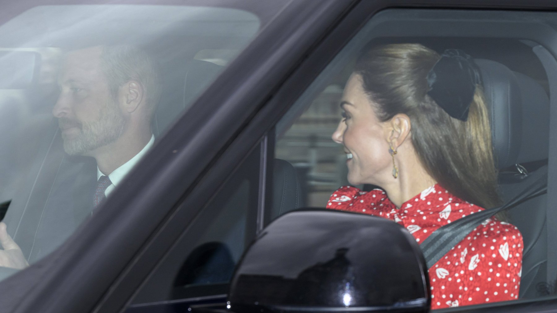 Andrés, rey Carlos III, Gales