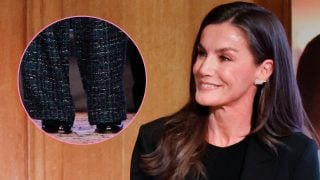 Al detalle, los pantalones reciclados de la Reina Letizia. (Fotos: Gtres)