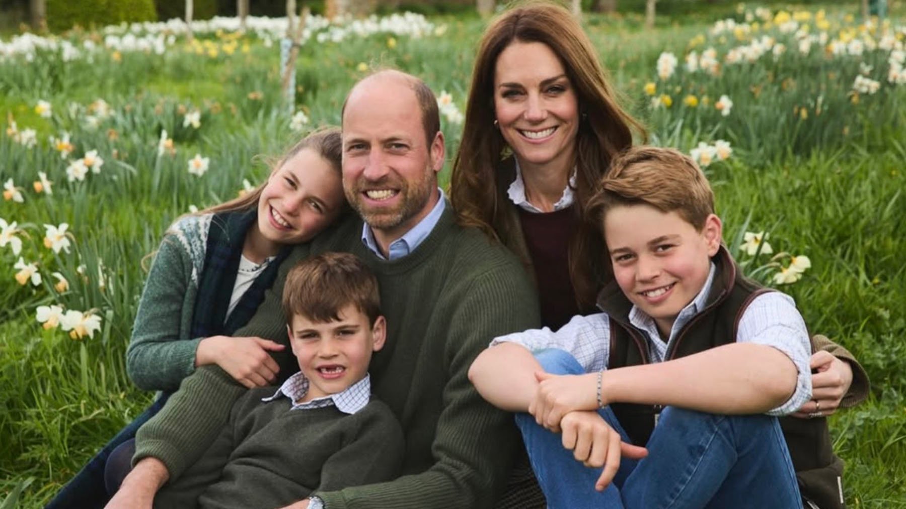 Kate Middleton y Guillermo eligen una simbólica y primaveral imagen para felicitar la Navidad