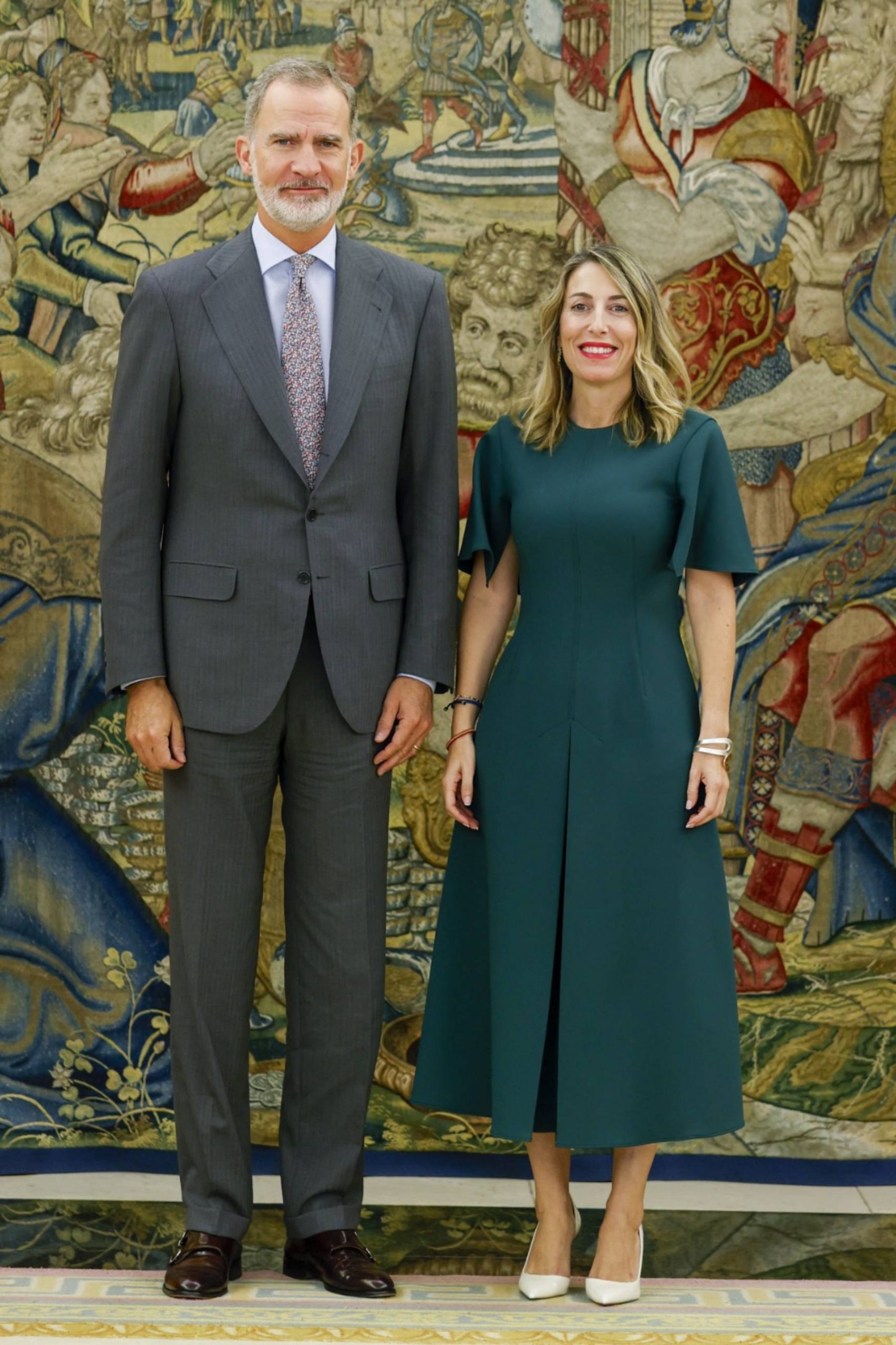 El Rey Felipe VI y María Guardiola en una recepción. (Foto: Gtres)