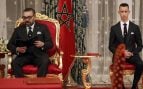 El rey Mohamed VI y el príncipe Moulay en un acto oficial. (Foto: Gtres)