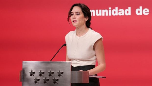 Isabel Díaz Ayuso durante su intervención ante los medios desde la Real Casa de Correos. (Foto: Gtres)