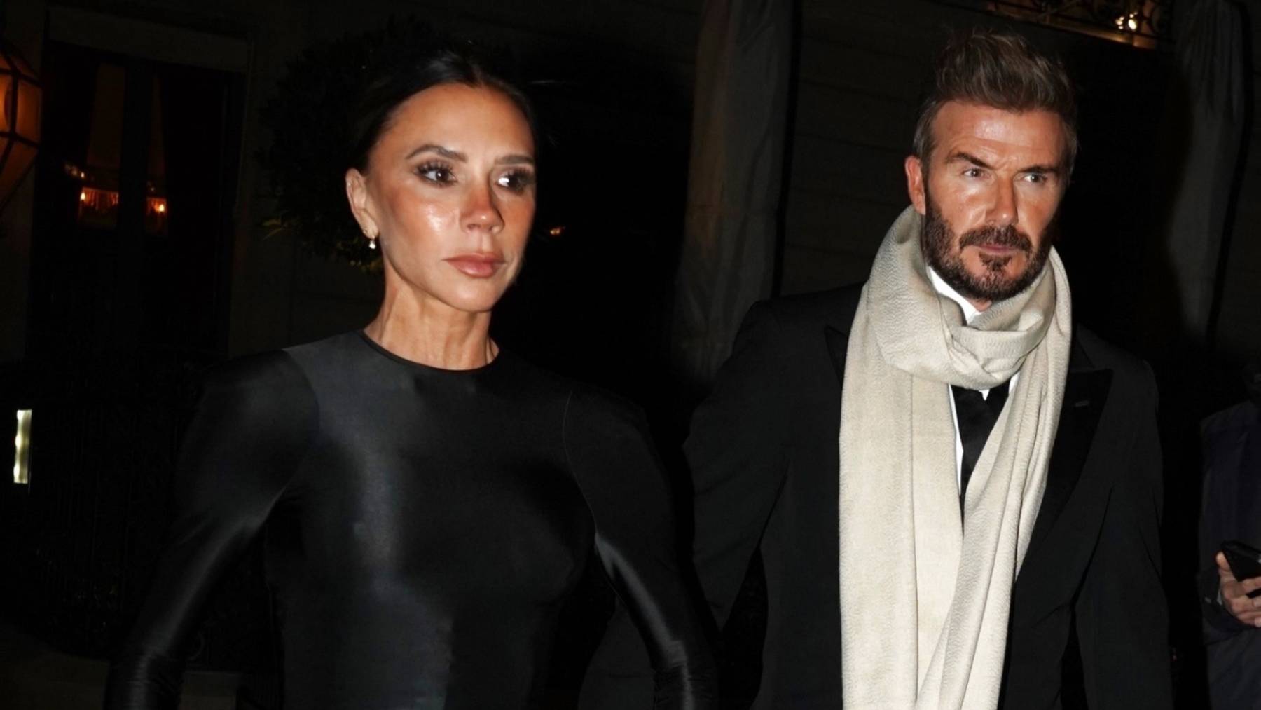 Victoria Beckham sonríe en medio del conflicto familiar: el brindis que responde a Brooklyn