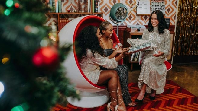 Soy experta en belleza y este es el peinado más sencillo y bonito que te puedes hacer para fin de año