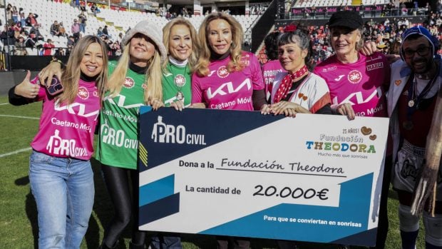 Norma Duval y otras compañeras en el partido benéfico. (Foto: Gtres)