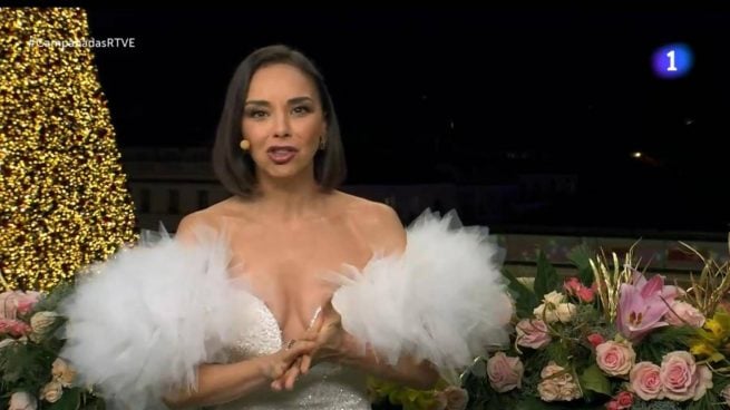 El look de Chenoa en las Campanadas 2025 al detalle. (Foto: TVE)