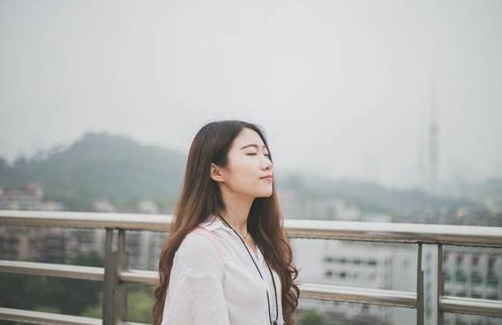 Ni bailarinas ni mocasines: estos son los zapatos que te puedes poner durante todo el año y que jamás pasan de moda