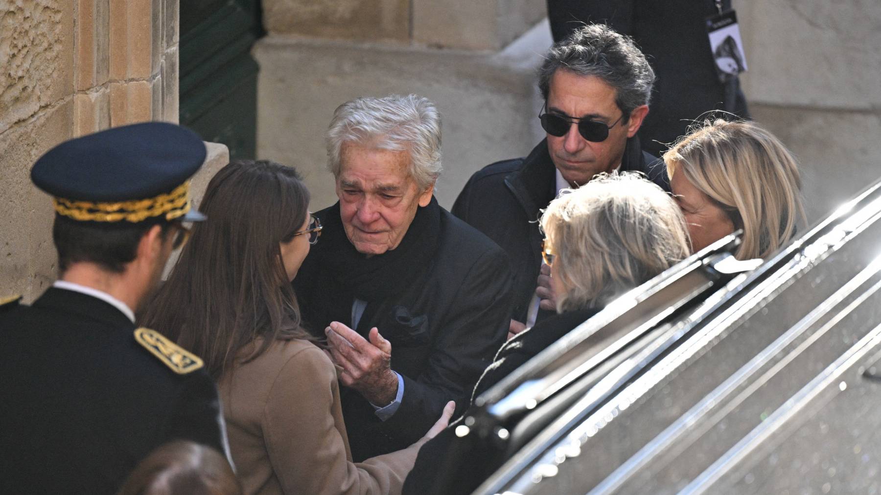 Féretro, lágrimas y homenaje: así ha sido el último adiós de Brigitte Bardot en Saint-Tropez