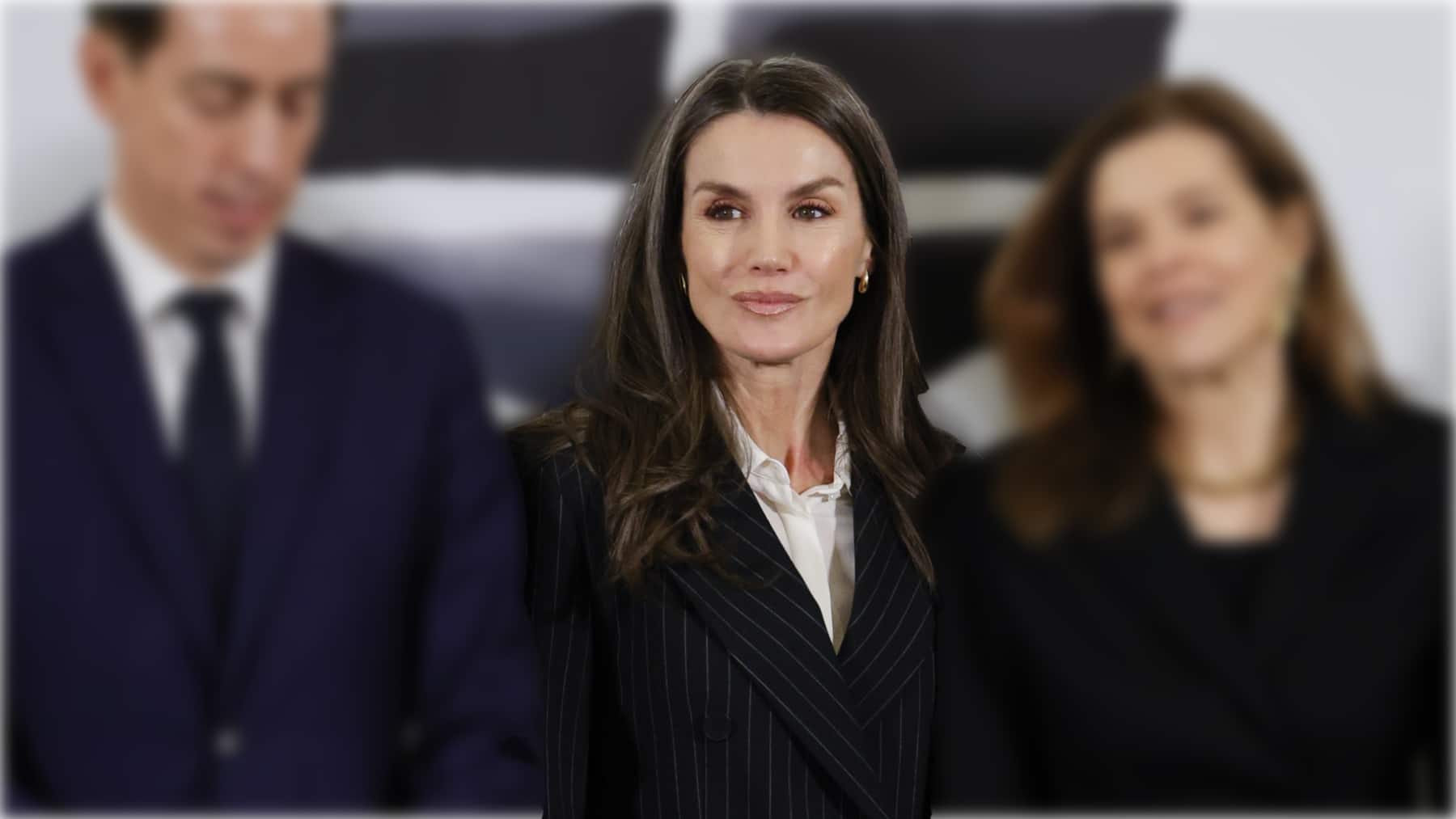 La Reina Letizia recupera su uniforme de trabajo en su vuelta a la agenda en solitario tras la Navidad