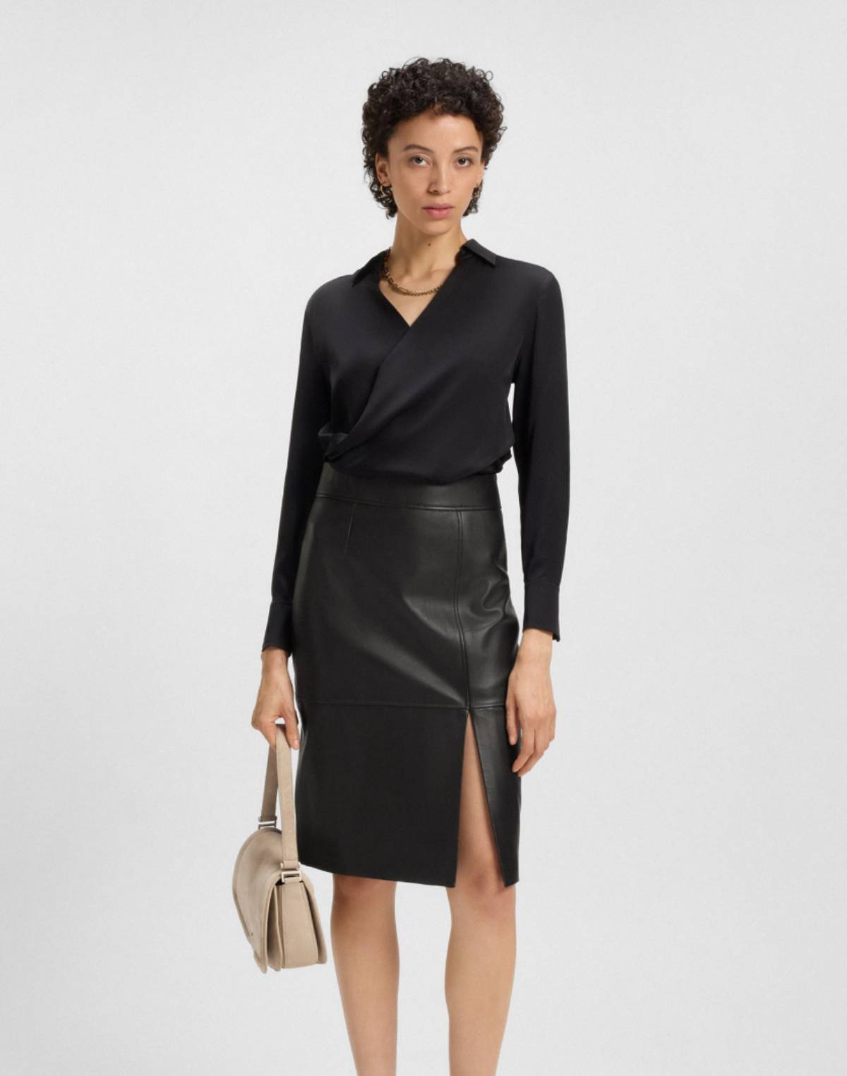 El mismo diseño —modelo Setora— está ahora disponible en negro, el color comodín por excelencia. (Foto: Gtres)