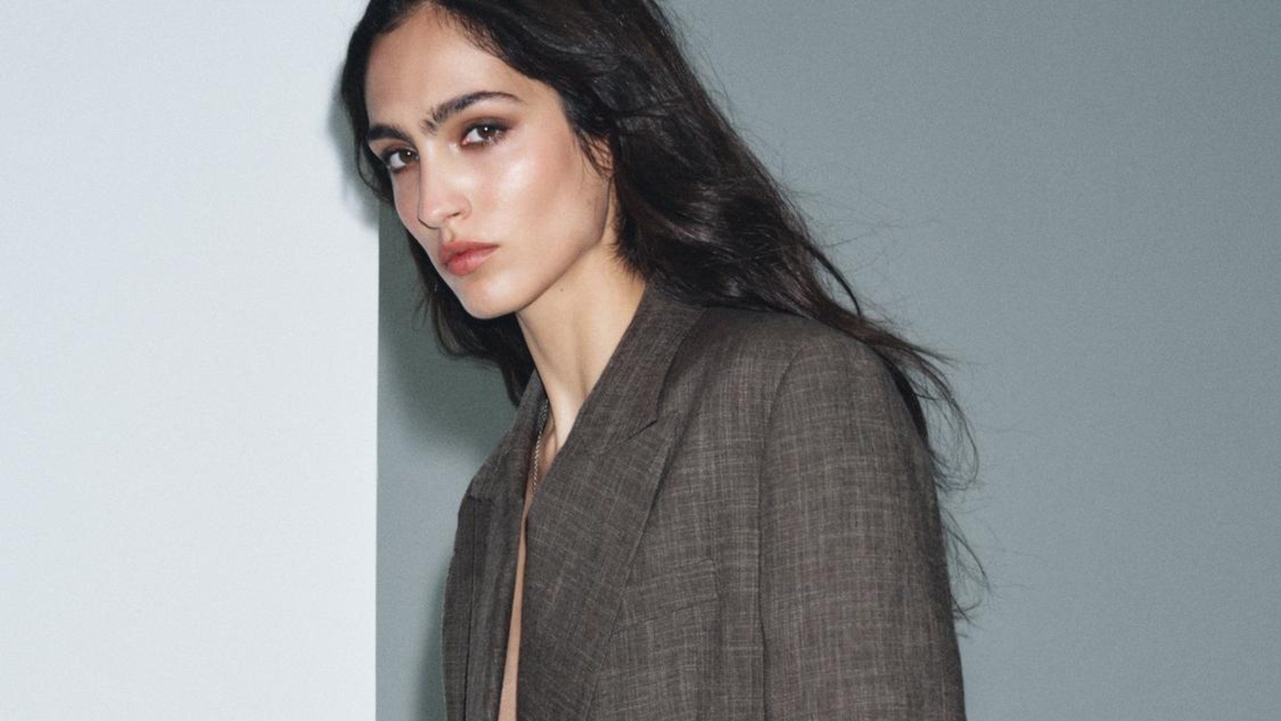 10 abrigos de Zara, Mango y Massimo Dutti por los que las rebajas merecen la pena