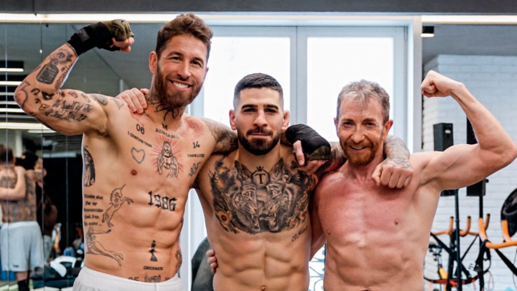 Sergio Ramos, Pablo Motos y Topuria: el trío de estrellas que se ha enfundado los guantes para entrenar