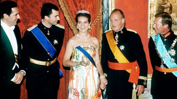 La infanta Elena durante la visita oficial de los grandes duques de Luxemburgo a España en 2001. (Foto: Gtres)