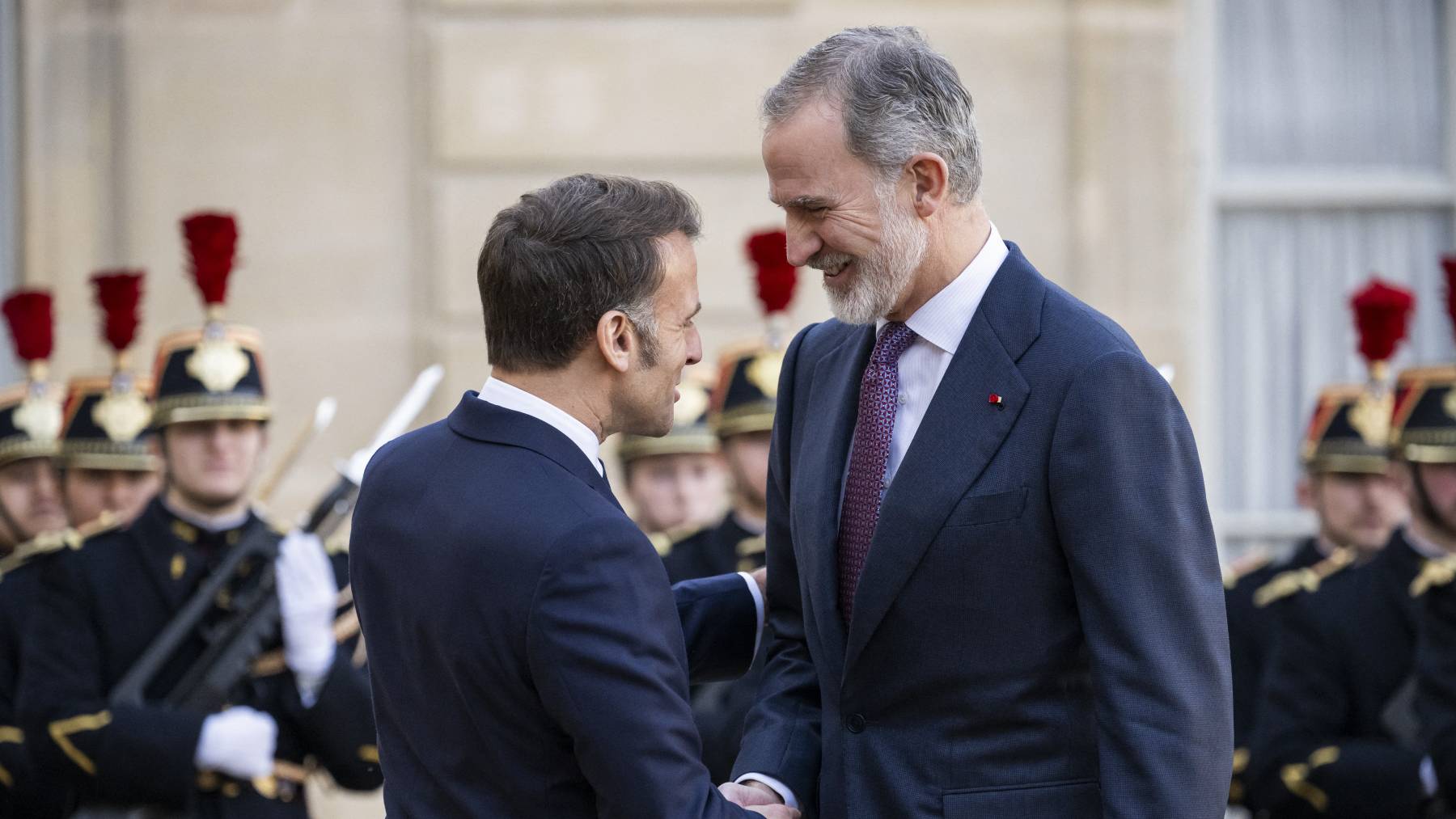 El Rey Felipe mantiene su agenda en Francia mientras crece la inquietud por Irene de Grecia