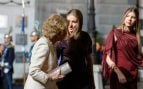 La Reina Sofía junto a la princesa Leonor y la infanta Sofía. (Foto: Gtres)