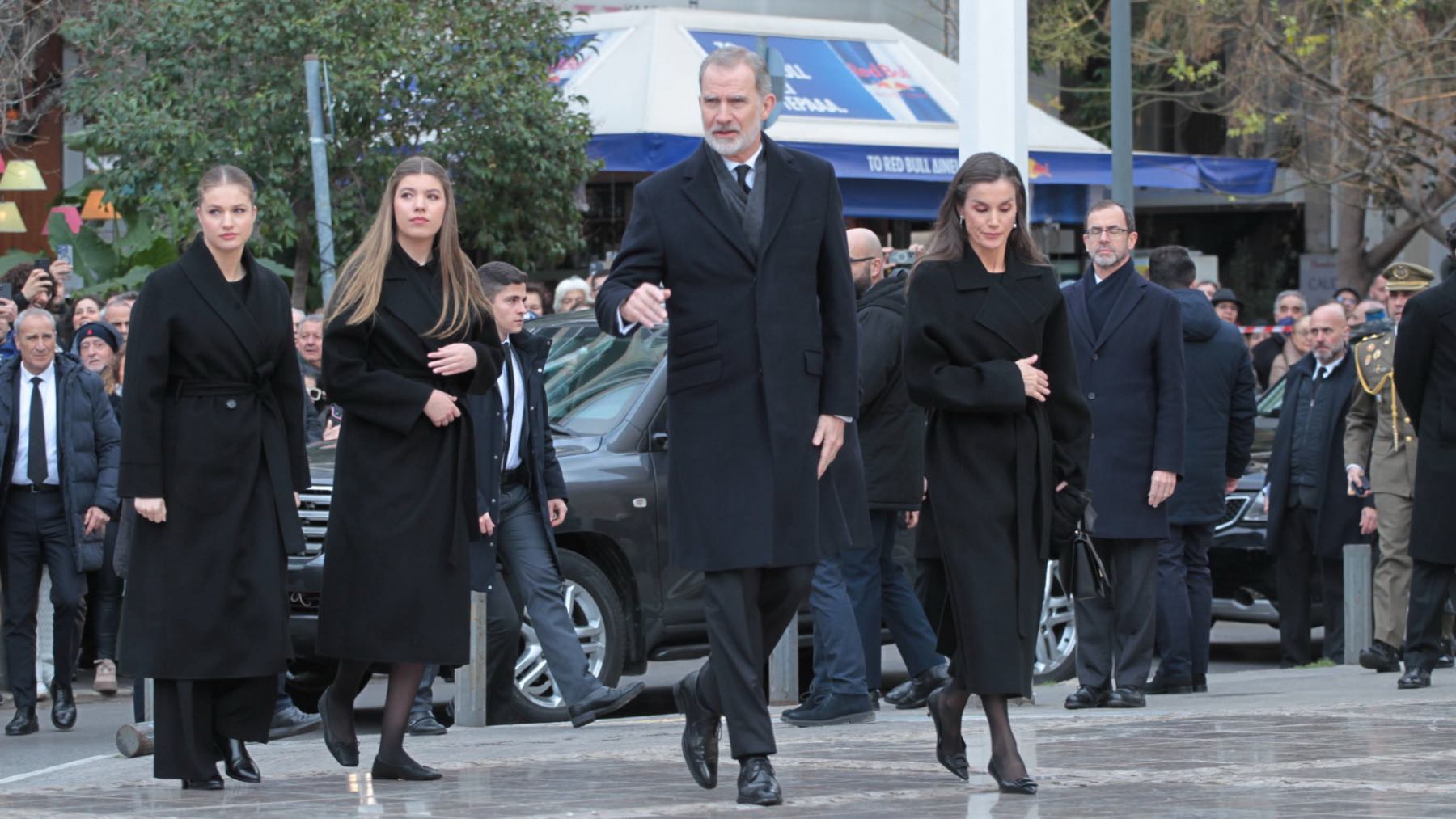 Los Reyes y sus hijas asisten al funeral de Irene de Grecia en Atenas