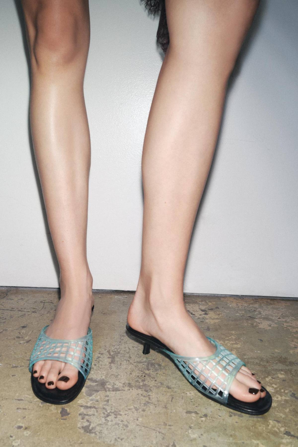 Mule kitten efecto engomado verde. Zara