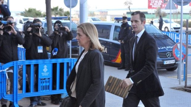 La infanta Cristina e Iñaki Urdangarin llegando al juzgado. (Foto: Gtres)