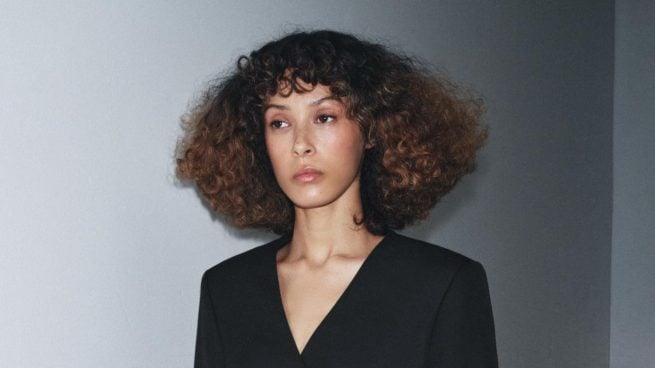 Zara tira la casa por la ventana: deja esta blazer a precio de saldo y arrasa en cuestión de minutos