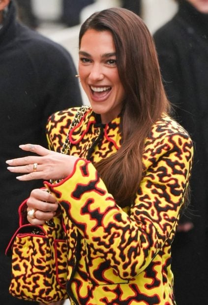 Dua Lipa en el desfile de Chanel en París. (Foto: Gtres)