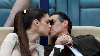 Marc Anthony y Nadia Ferreira en un evento deportivo. (Foto: Gtres)