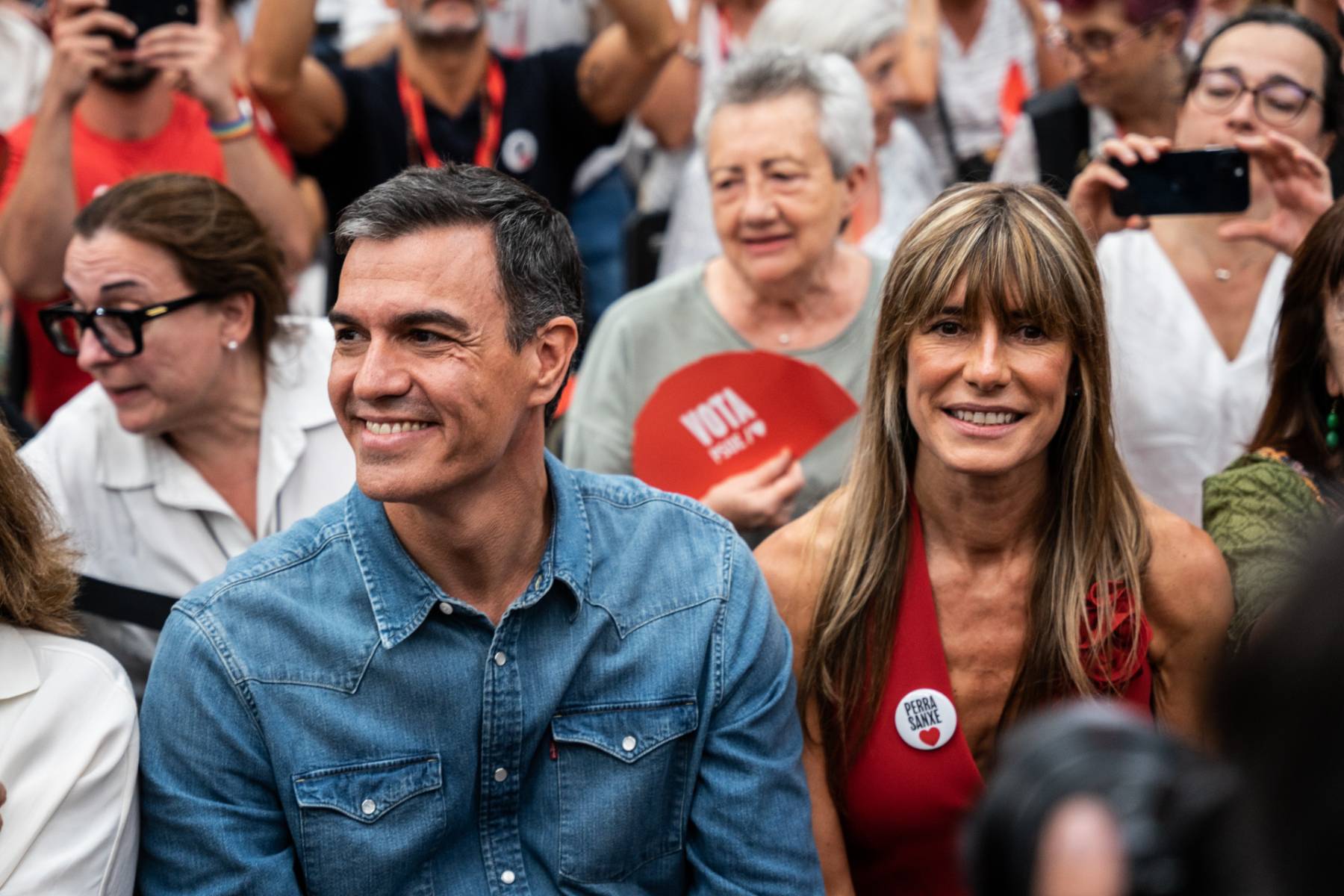 Begoña Gómez y Pedro Sánchez en un acto oficial. (Foto: Gtres)
